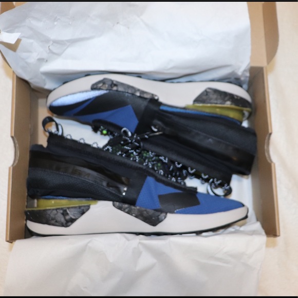 Shoes - Picture 3 of 9